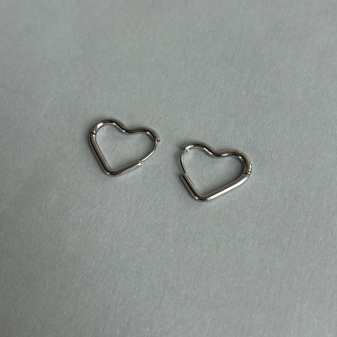 Nerūdijančio plieno širdies formos hoopsai