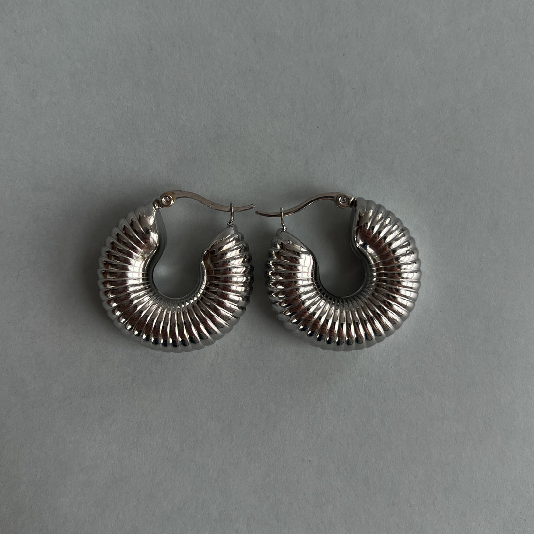 Dideli, tuščiaviduriai hoops&