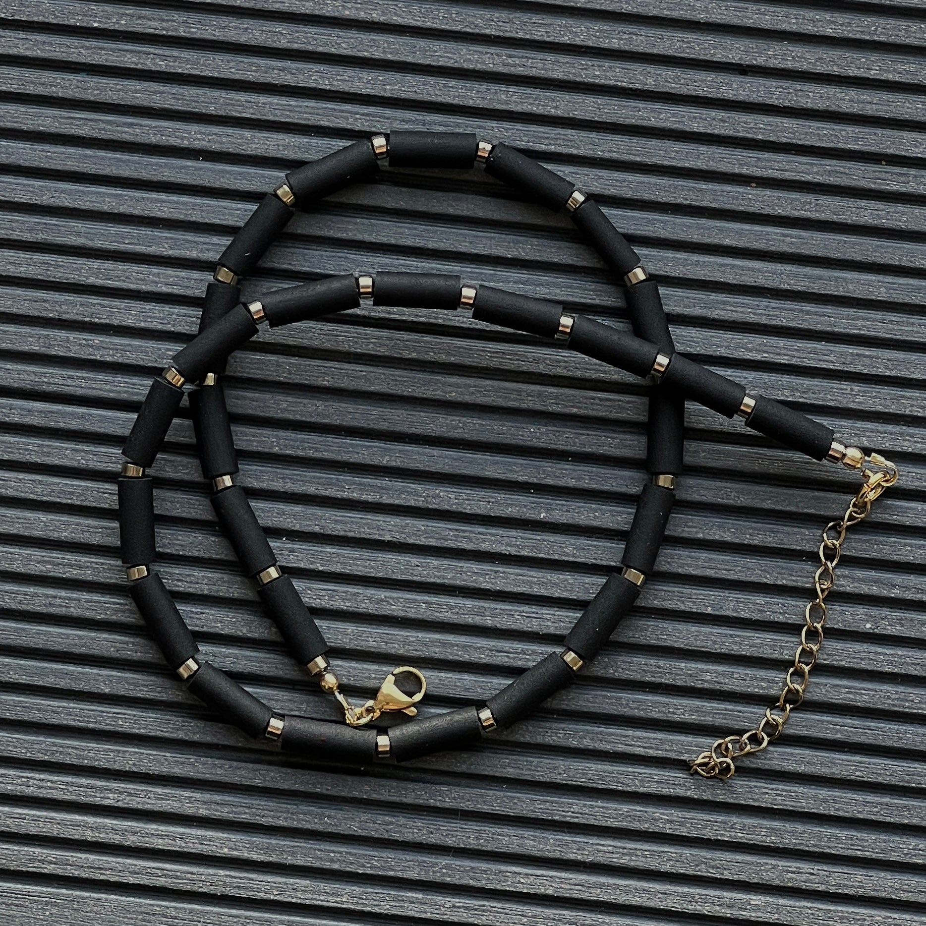 Set- necklace and earrings_Unitta