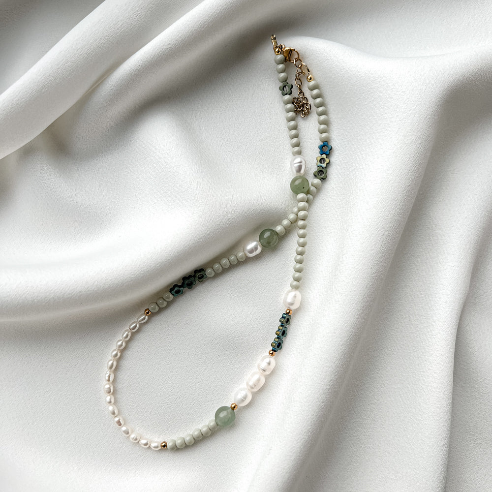 Light Green Necklace with pearls No3