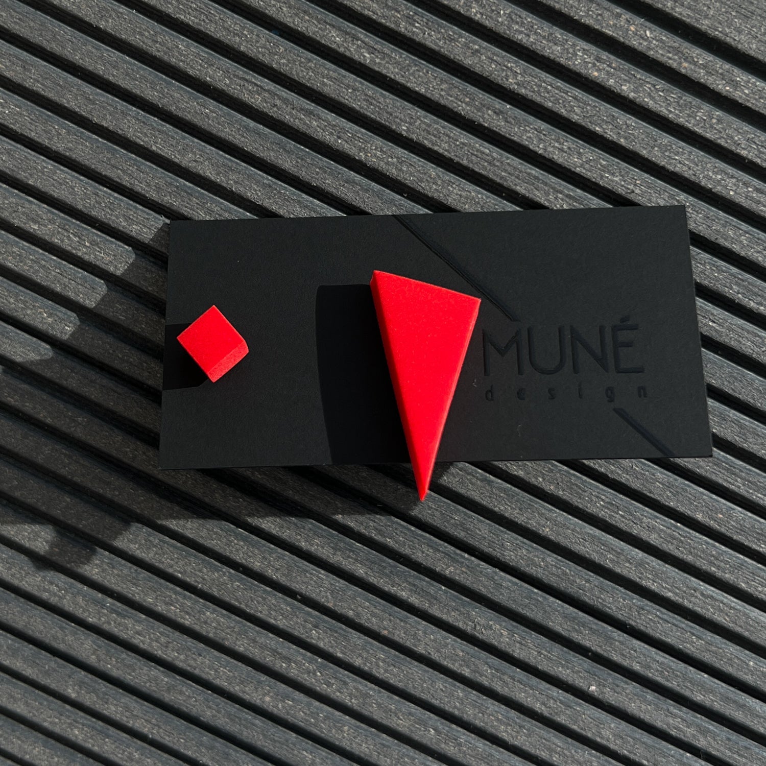 Asimetriški veriamieji auskarai _S Red - MUNÉ