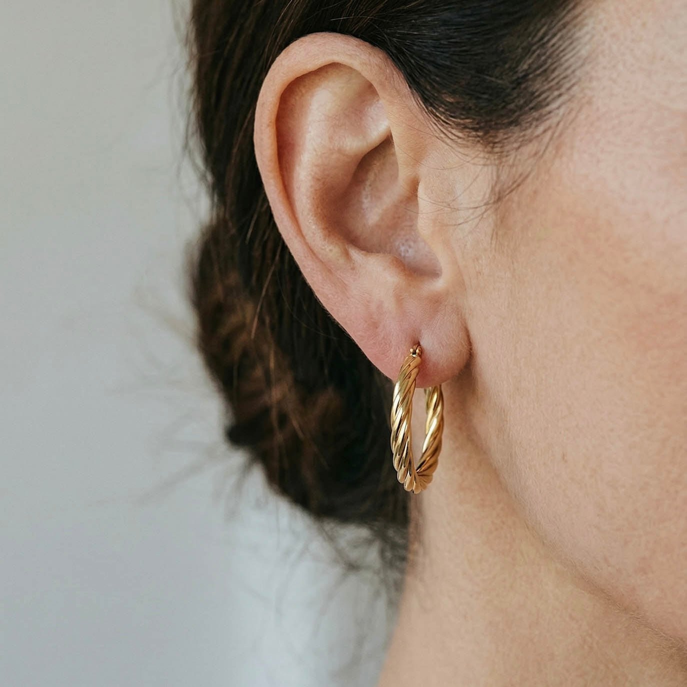 Auksinės spalvos auskarai - rinkutės (27mm) - MUNÉ