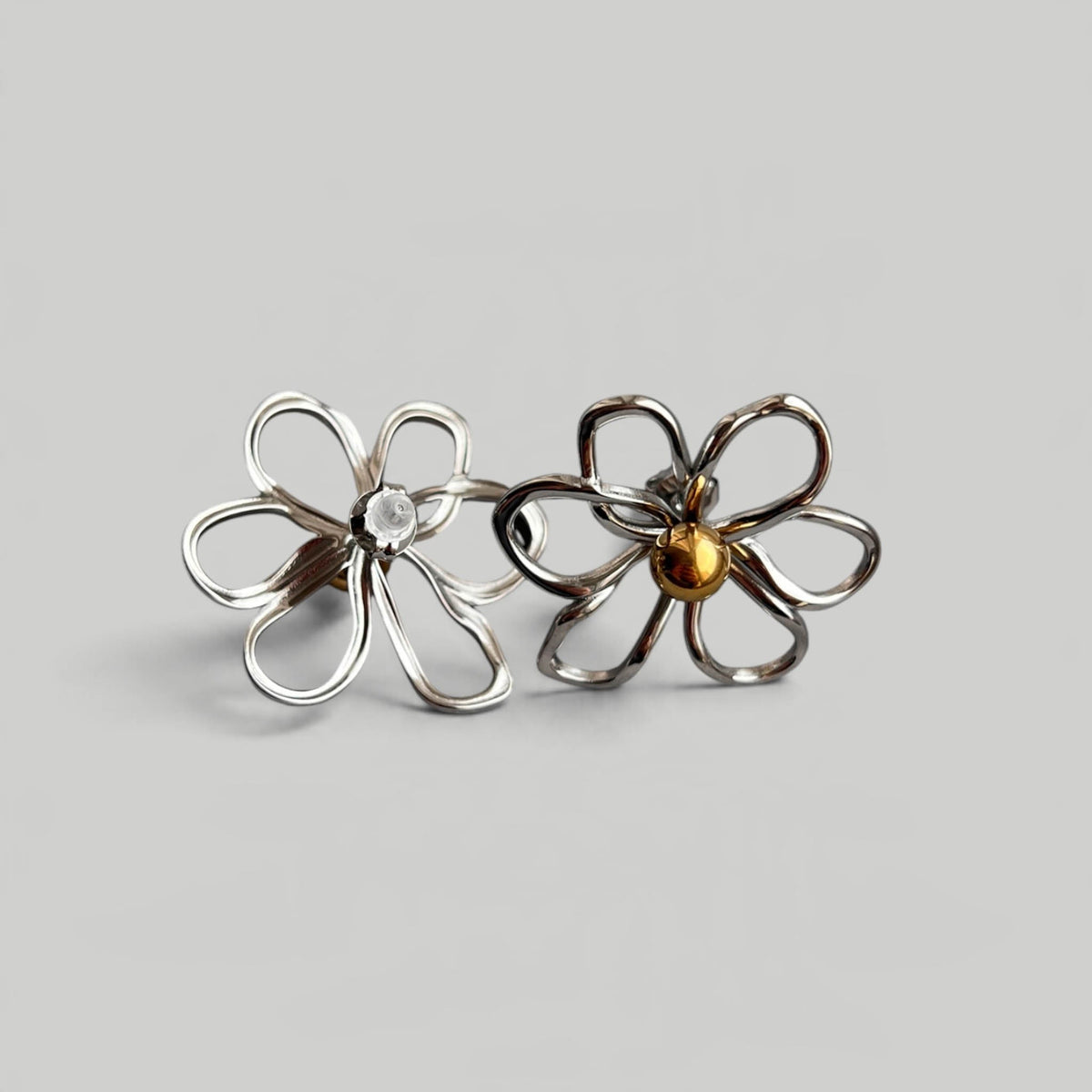Auskarai „Daisy Outline“ - MUNÉ