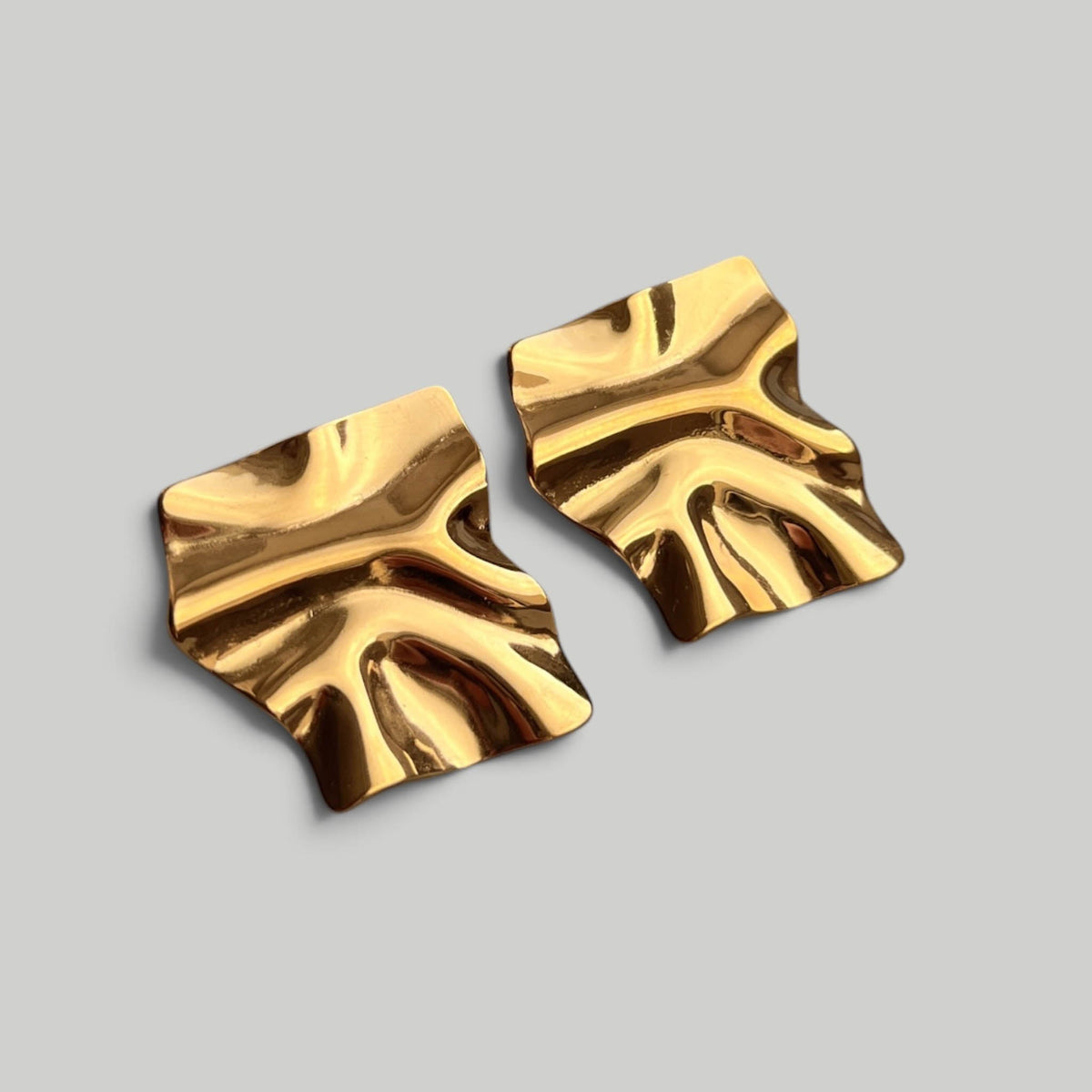 Auskarai „Golden Folds“ - MUNÉ