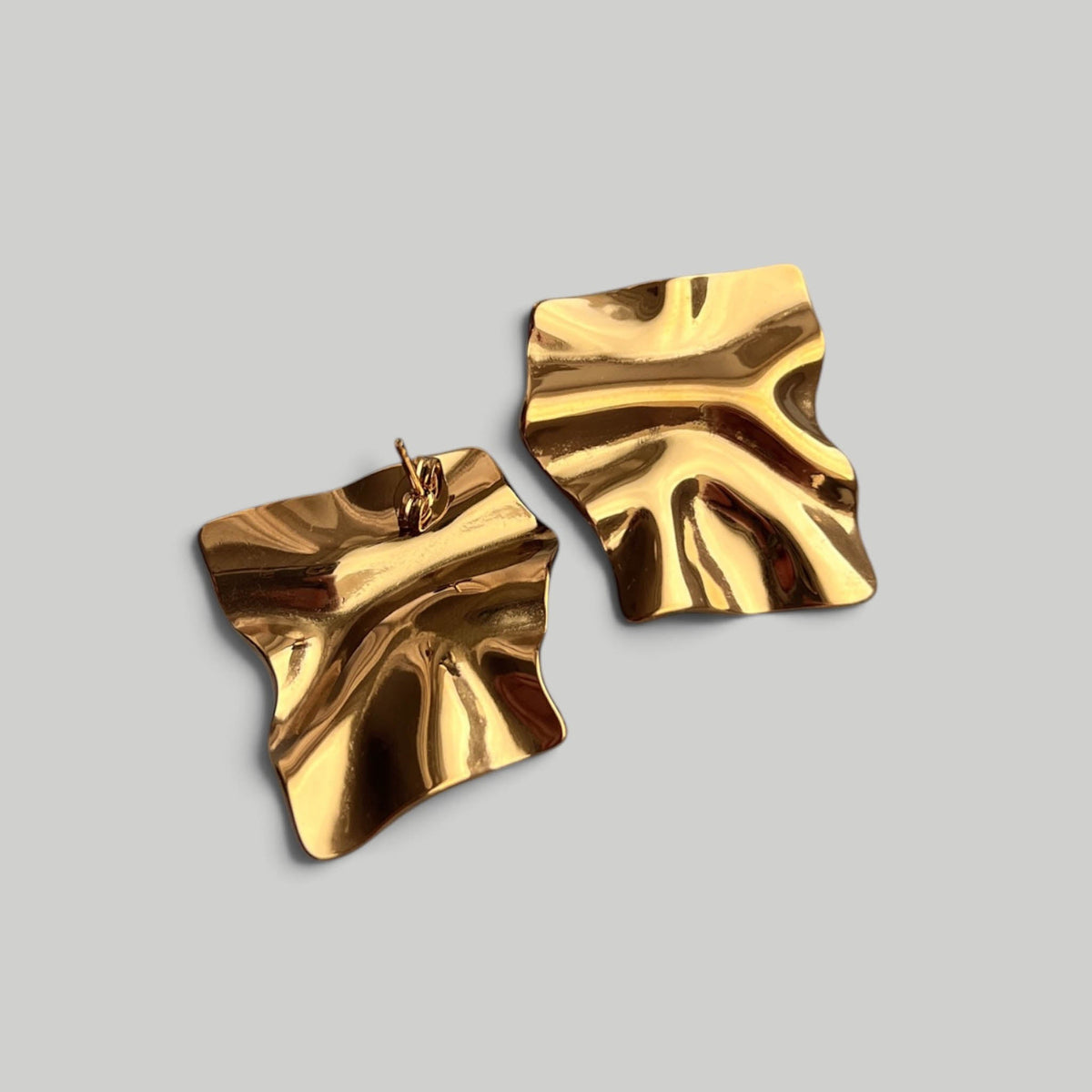 Auskarai „Golden Folds“ - MUNÉ