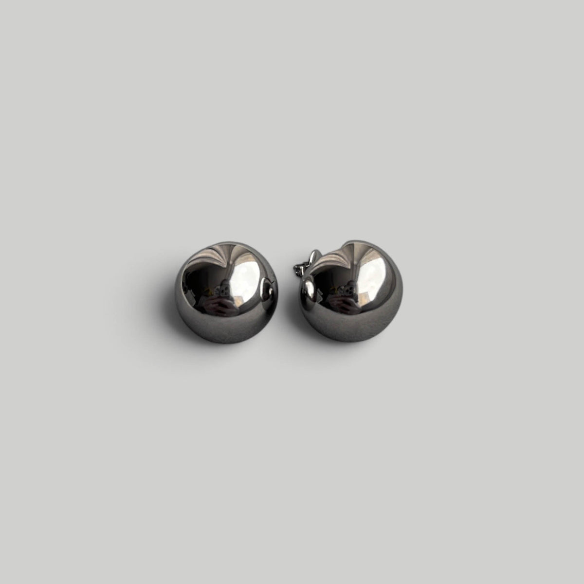Auskarai „Silver Domes“ - MUNÉ