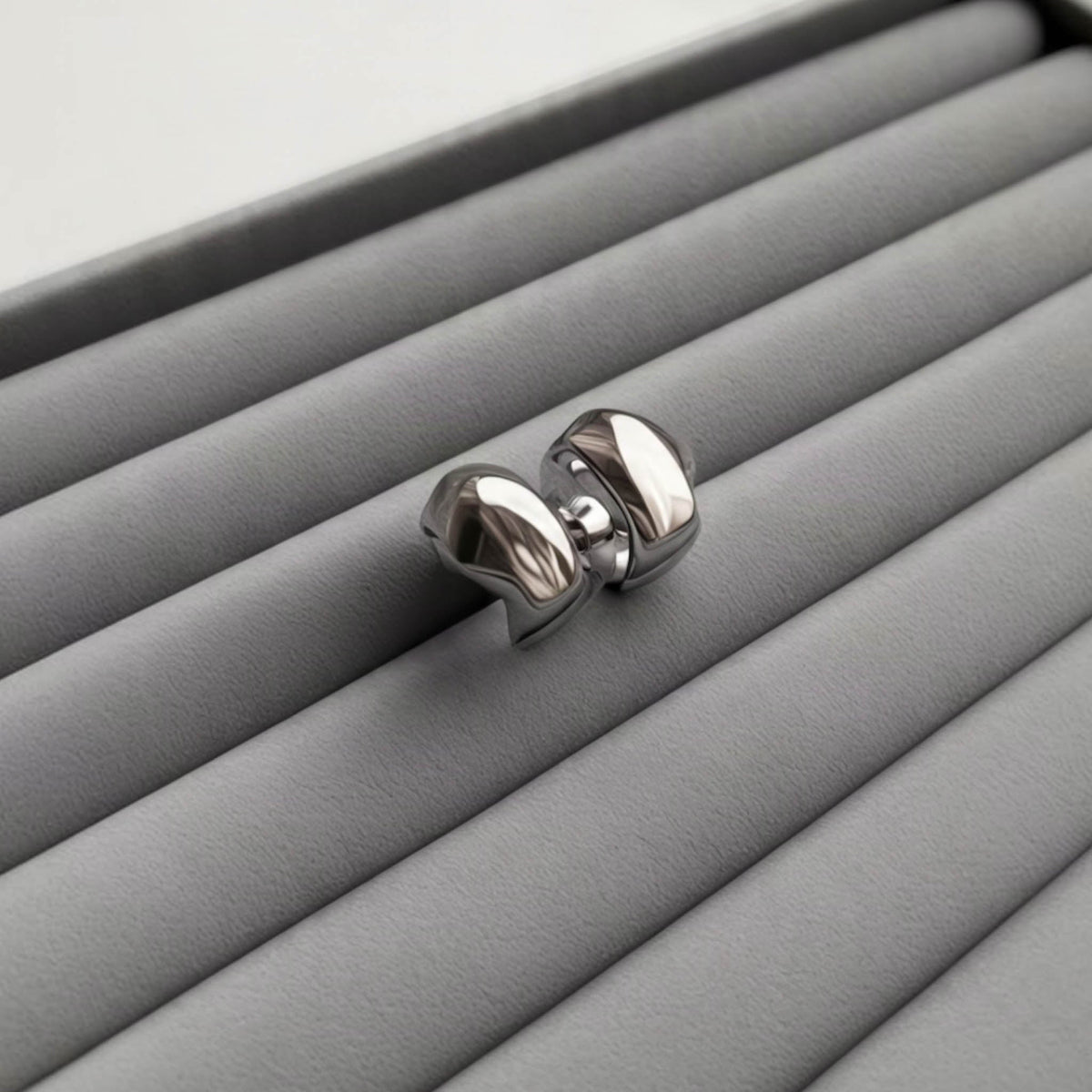 Auskarai „Silver Fold Hoops“ - MUNÉ