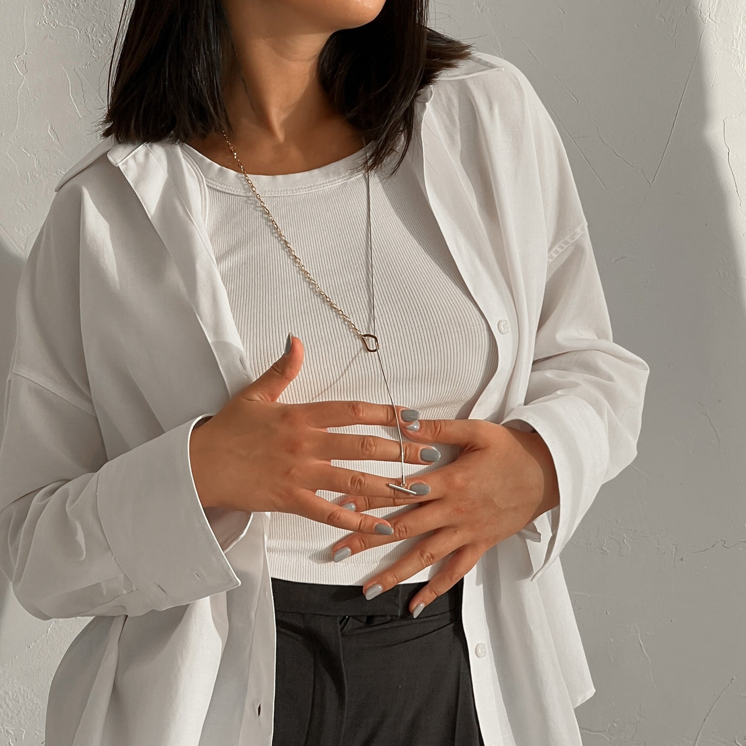 Minimalistinis dviejų spalvų ilgas kaklo papuošalas - MUNÉ