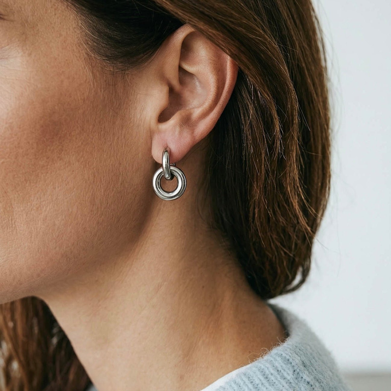 Mix and match | Nerūdijančio plieno auskarai - rinkutės su pakabukais - MUNÉ