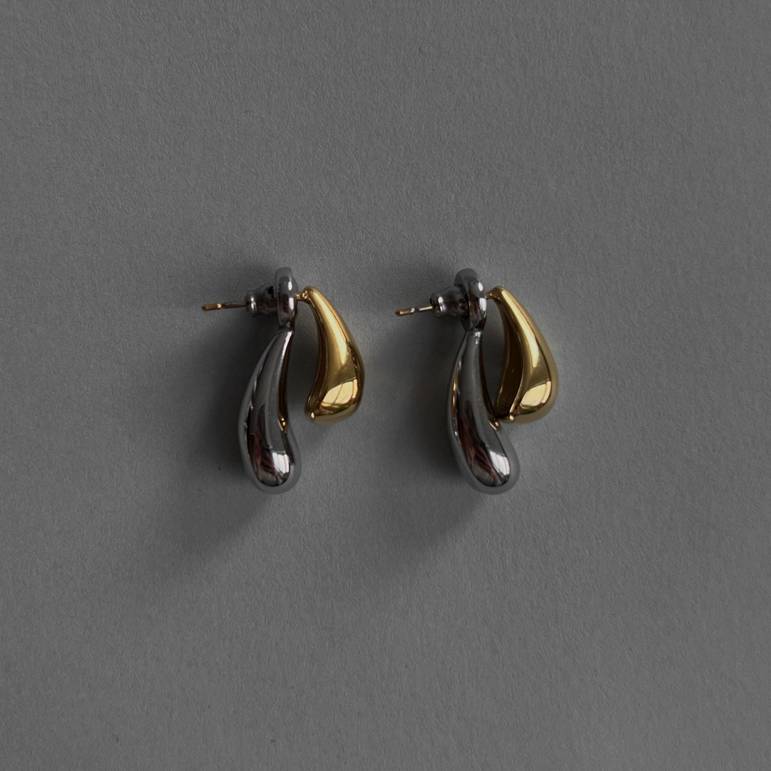 Nerūdijančio plieno dvispalviai auskarai - MUNÉ