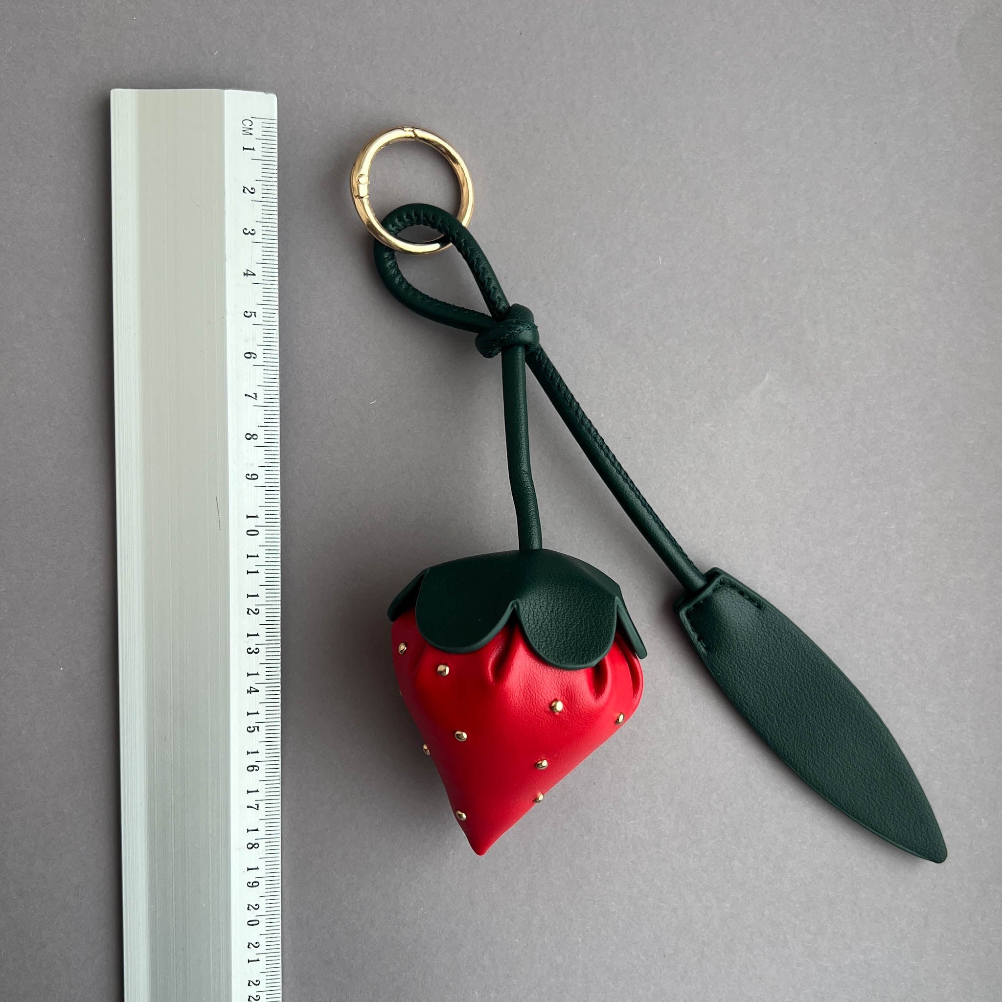 Rankinės pakabukas (charmas) - MUNÉ