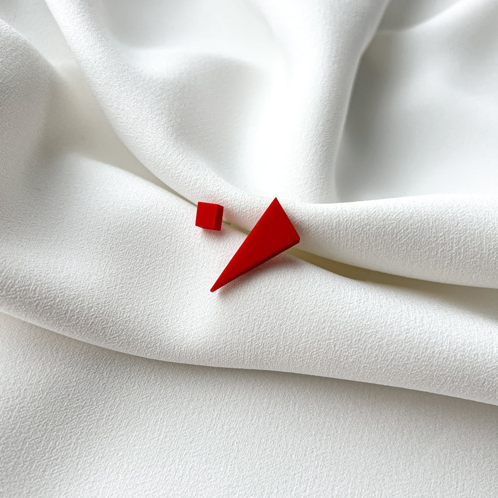 Asimetriški veriamieji auskarai _S Red - MUNÉ