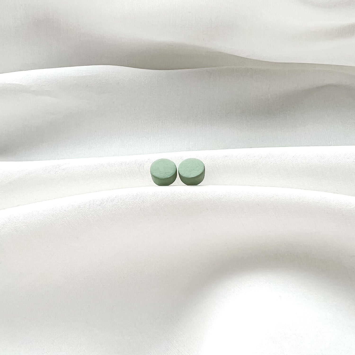 Rinkinys: natūralus lūpų balzamas ir auskarai Little_joy - MUNÉ