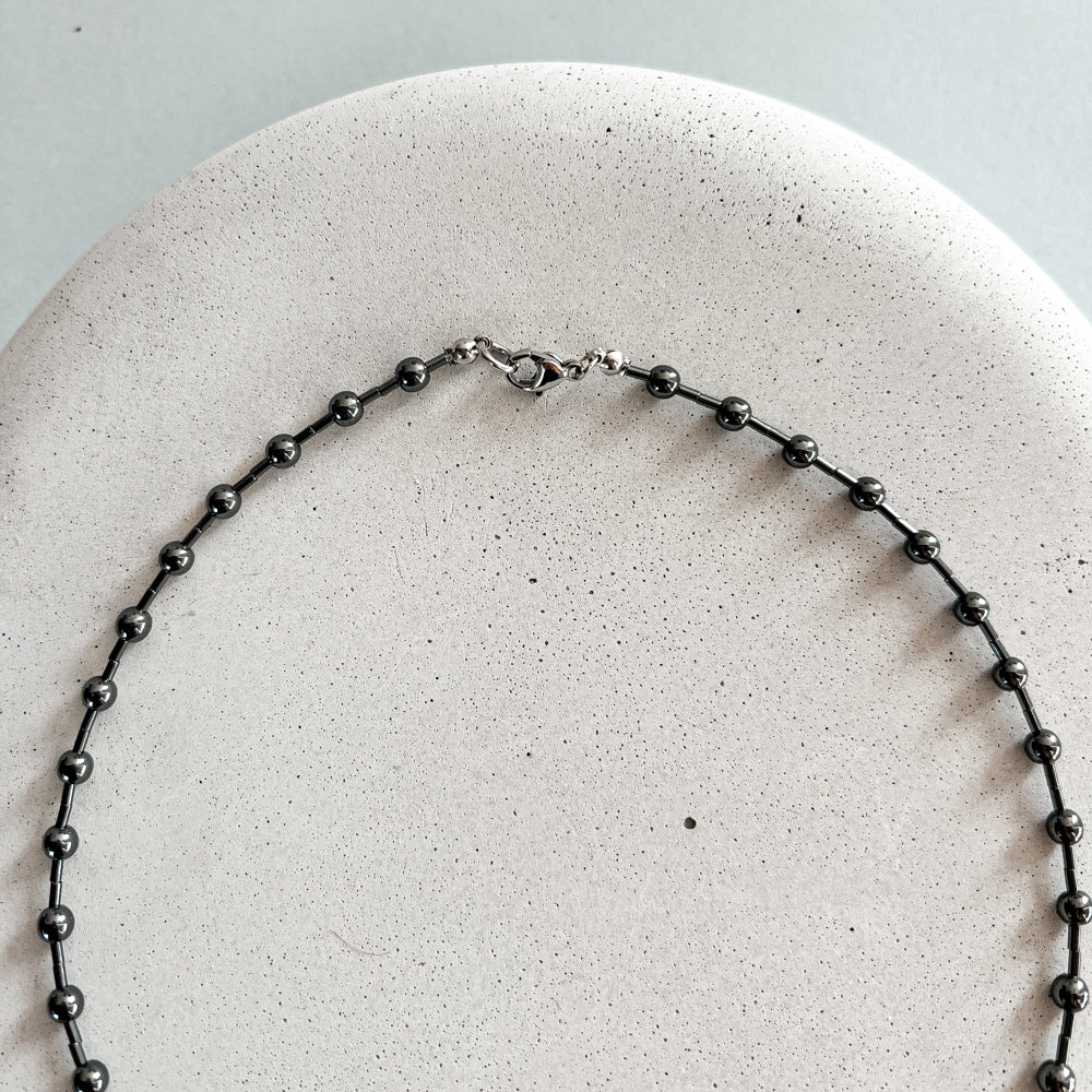 Minimalistic hematite necklace