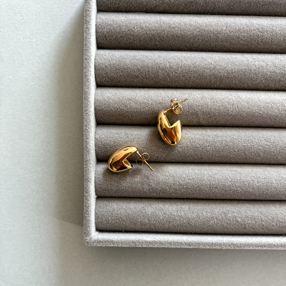 Gold colour small studs