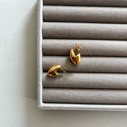 Gold colour small studs