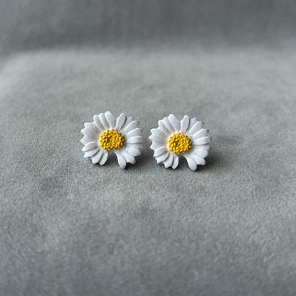 Rinkinys: Natūralus lūpų balzamas ir auskarai Daisies_middle