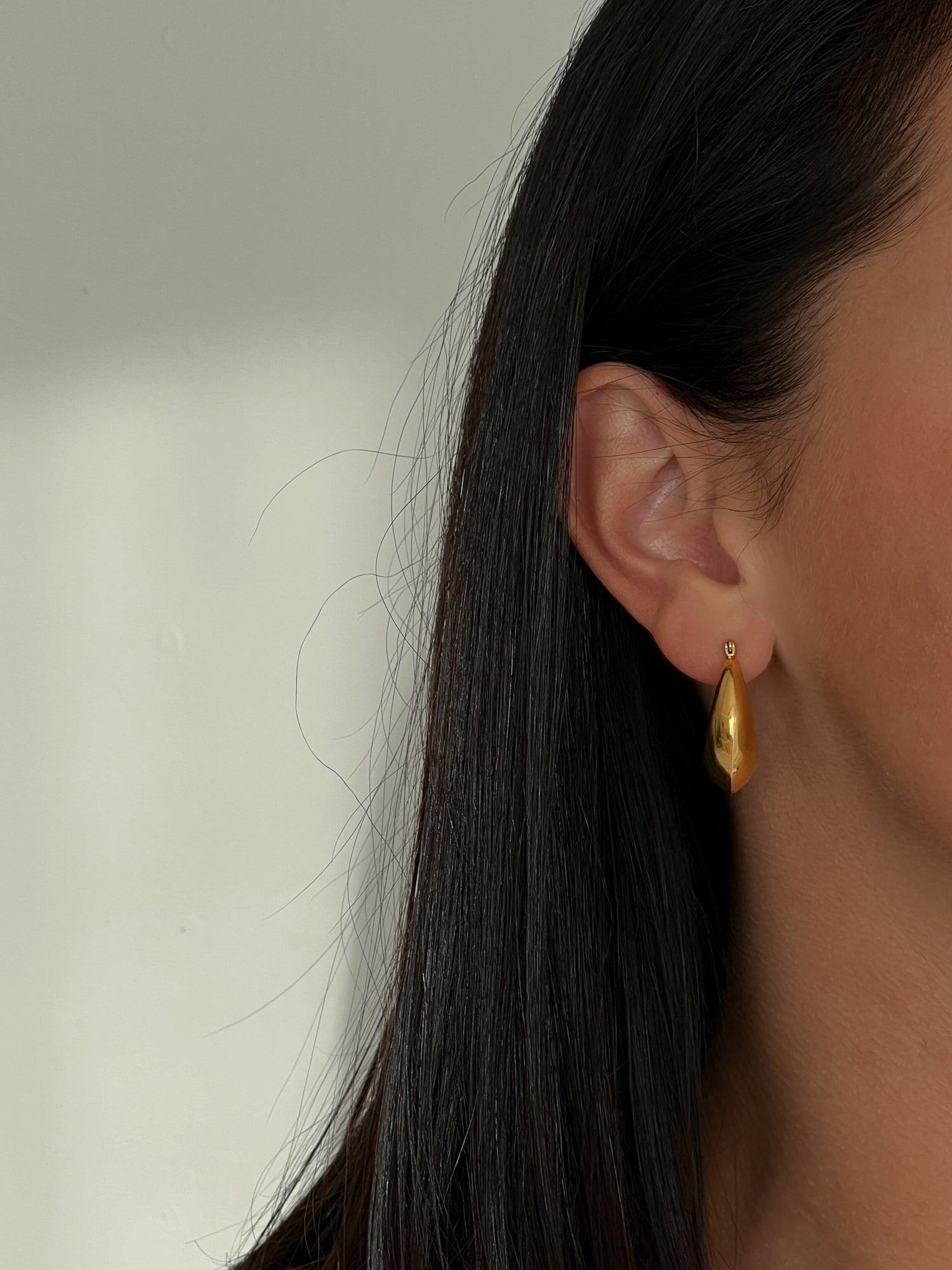 Gold colour hoop earrings (25 mm)