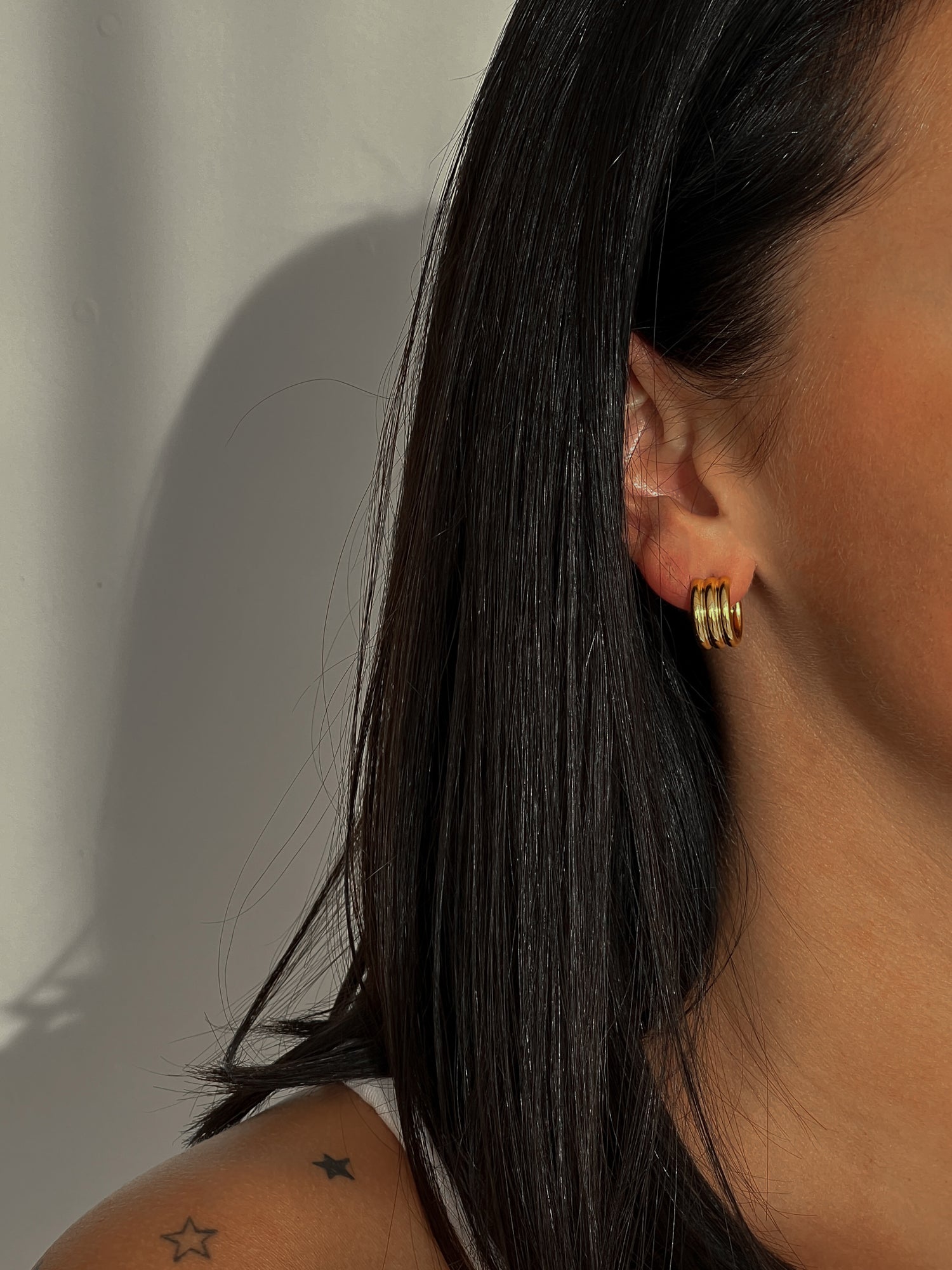 Gold colour hoop earrings (15 mm)