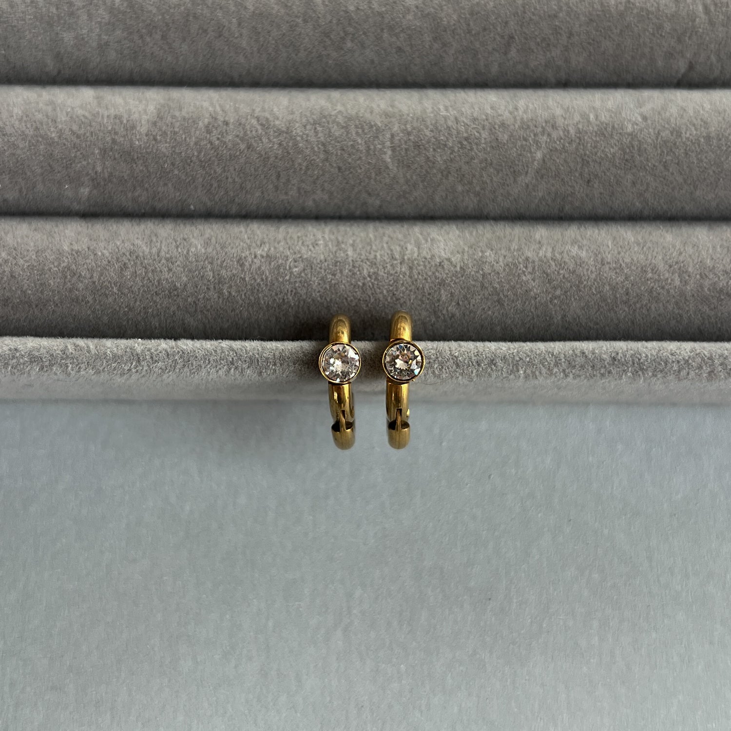 Gold colour mini hoop earrings with zircons (12 mm)