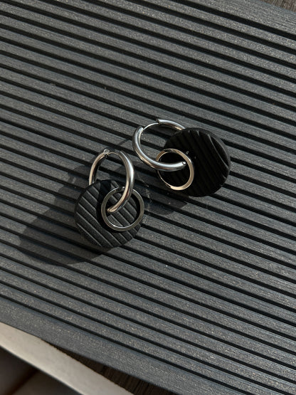 Hoop earrings_Black