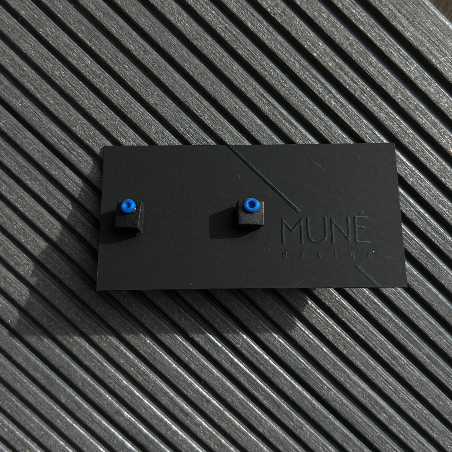Hand shaped stud earrings | Ellie