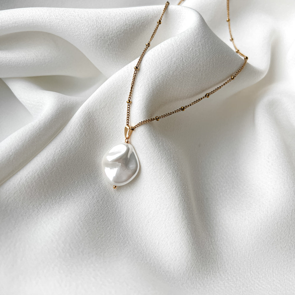 Sea shell pearl chain necklace