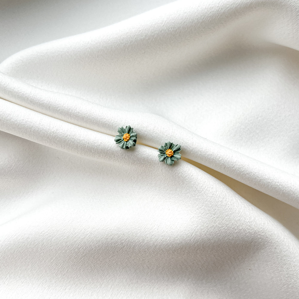 Stud earrings | Daisies_small_green