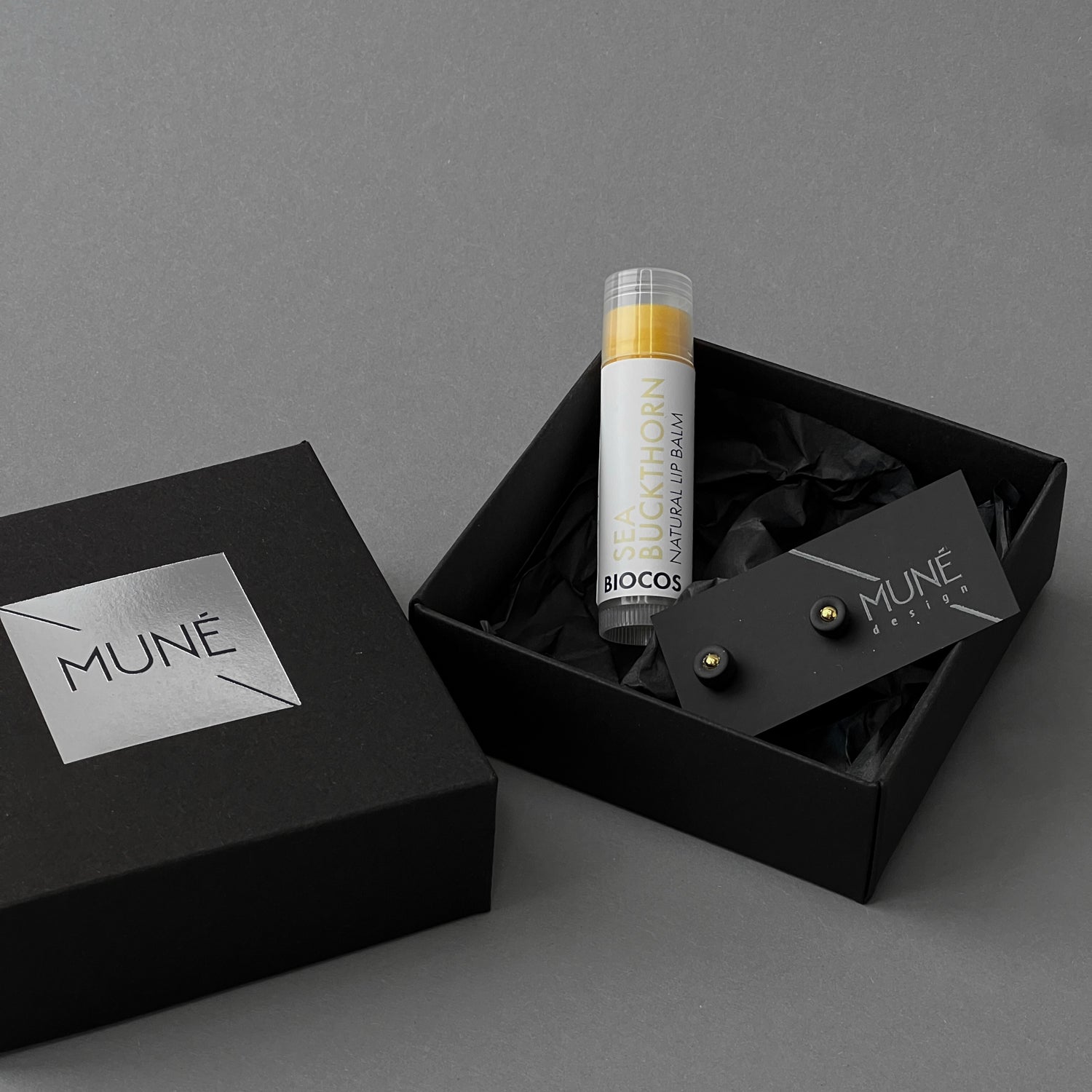 Rinkinys: Natūralus lūpų balzamas ir auskarai Unitta