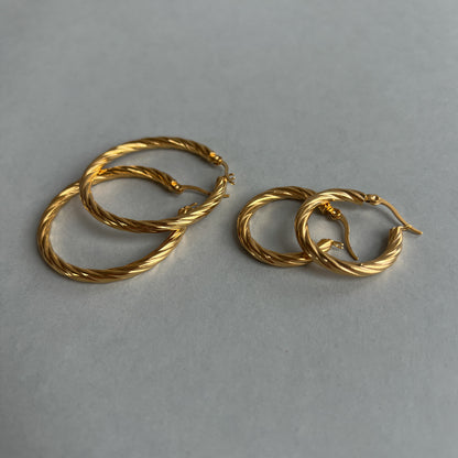 Gold colour hoops (27mm)