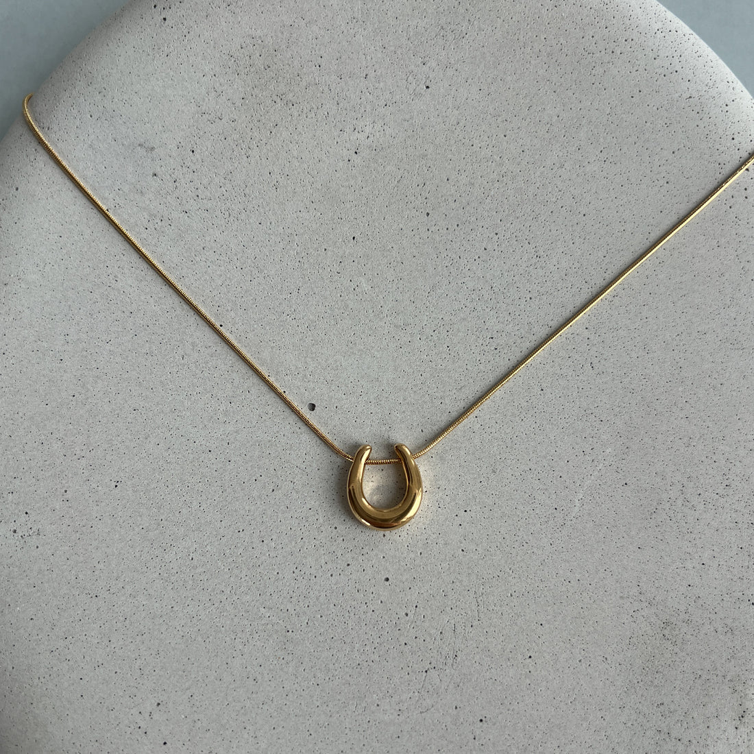 Minimalistic chain necklace