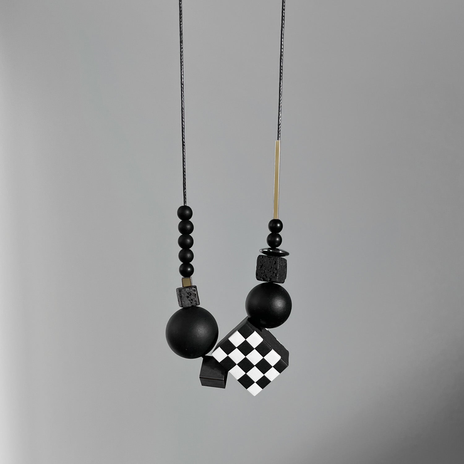 Modernus kaklo papuošalas - Cube -