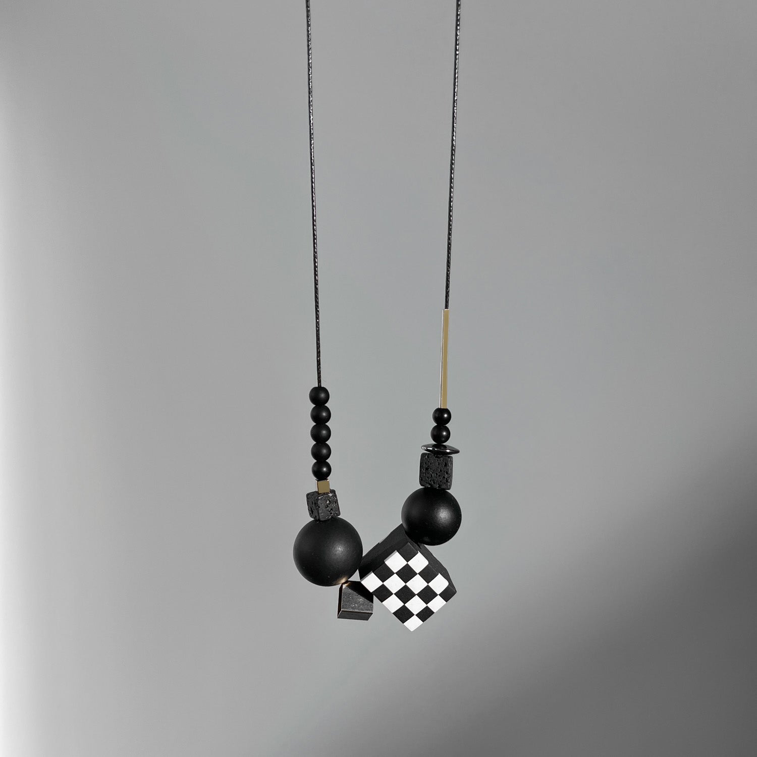 Modernus kaklo papuošalas - Cube -