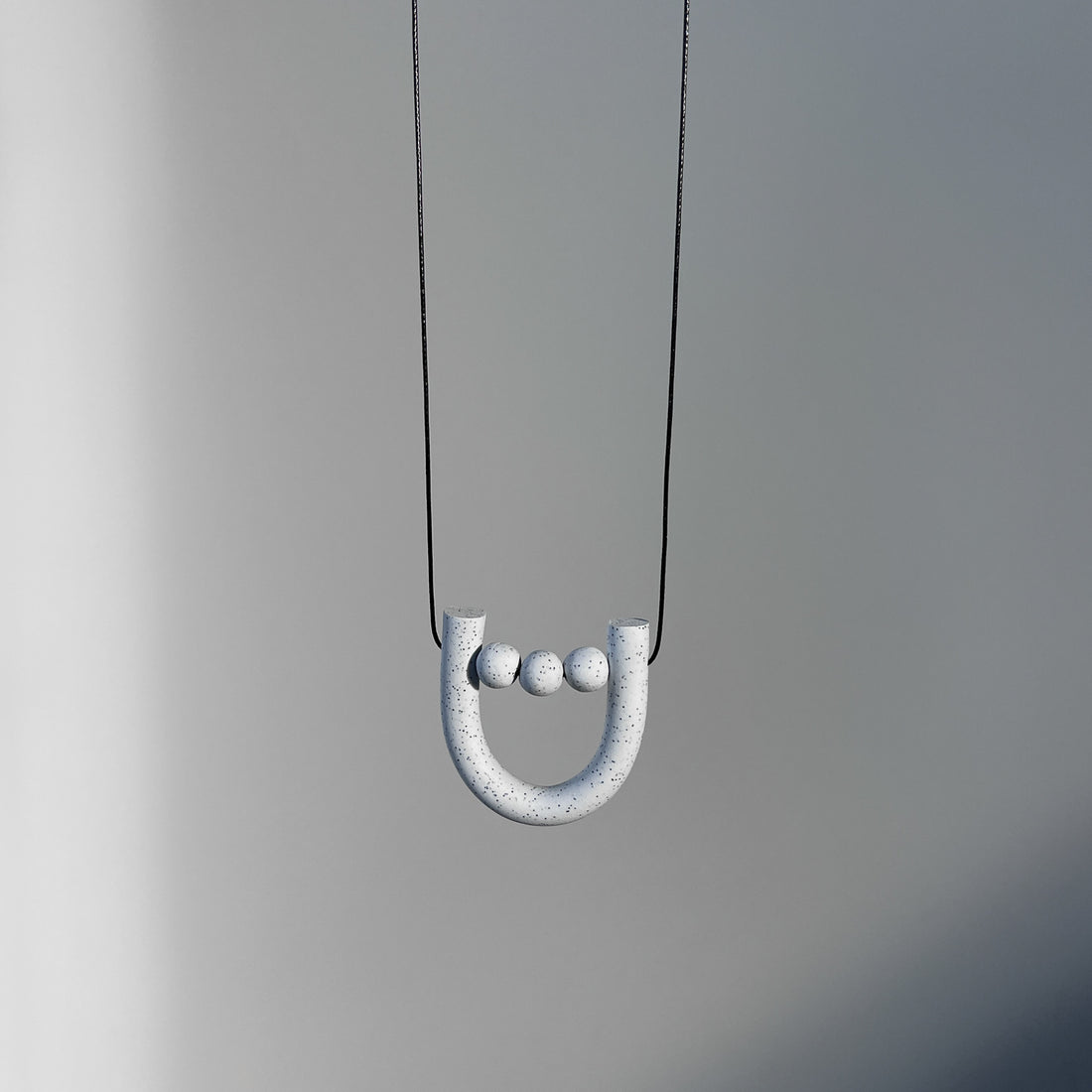 Modernus kaklo papuošalas - Simply N2 -