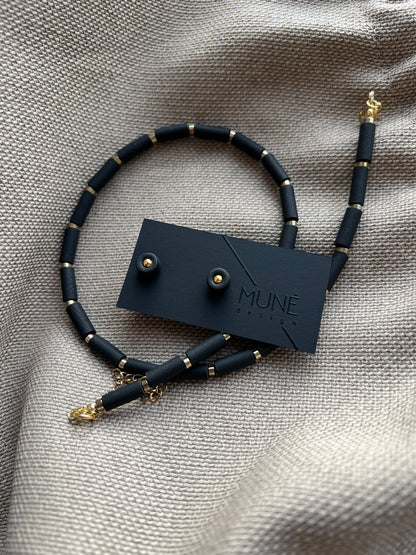 Set- necklace and earrings_Unitta