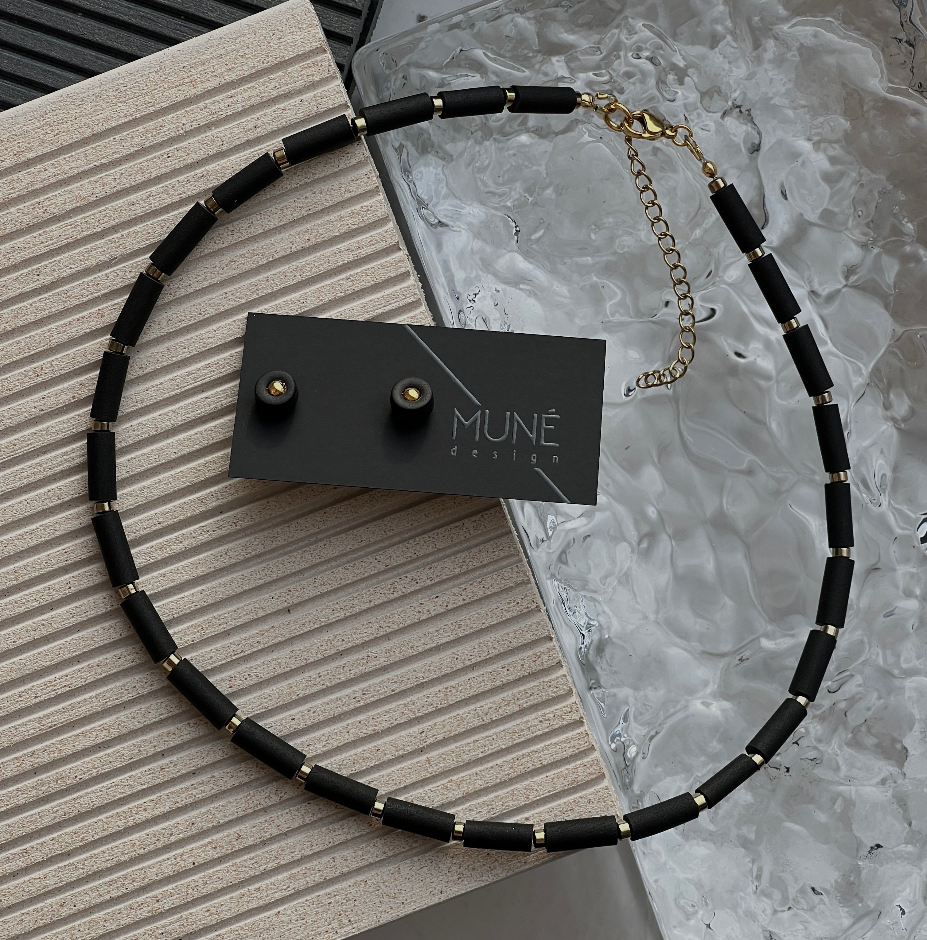 Set- necklace and earrings_Unitta