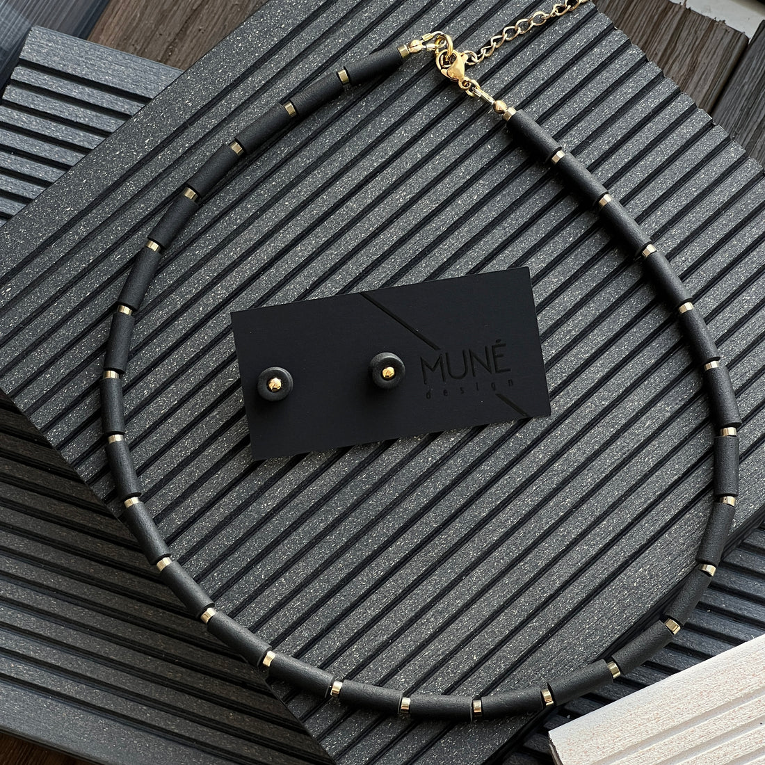 Set- necklace and earrings_Unitta