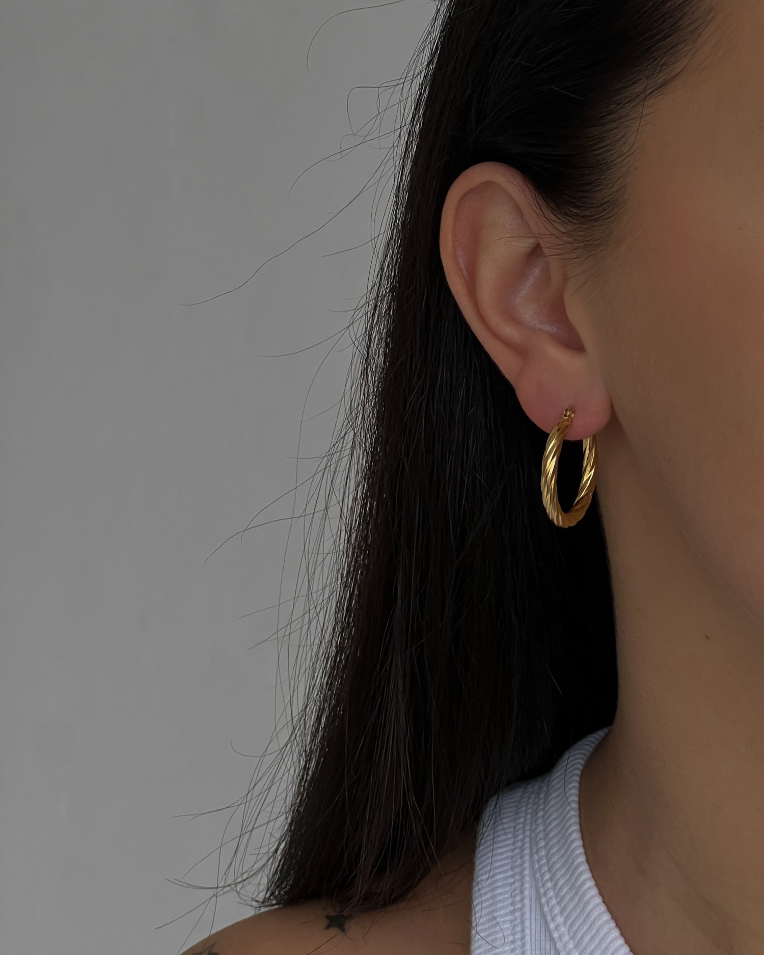 Gold colour hoops (27mm)