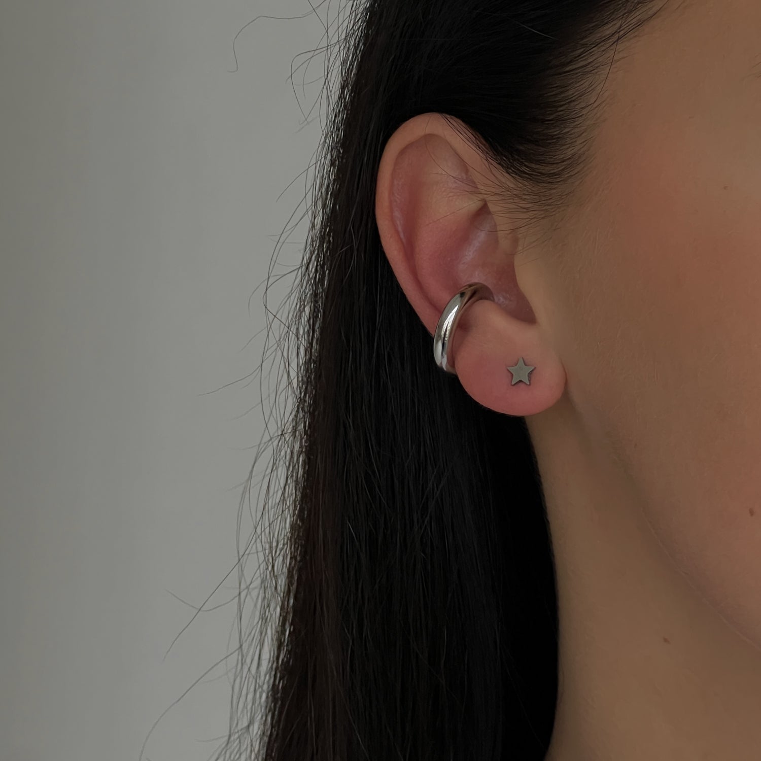 Sidabro spalvos ear cuff&