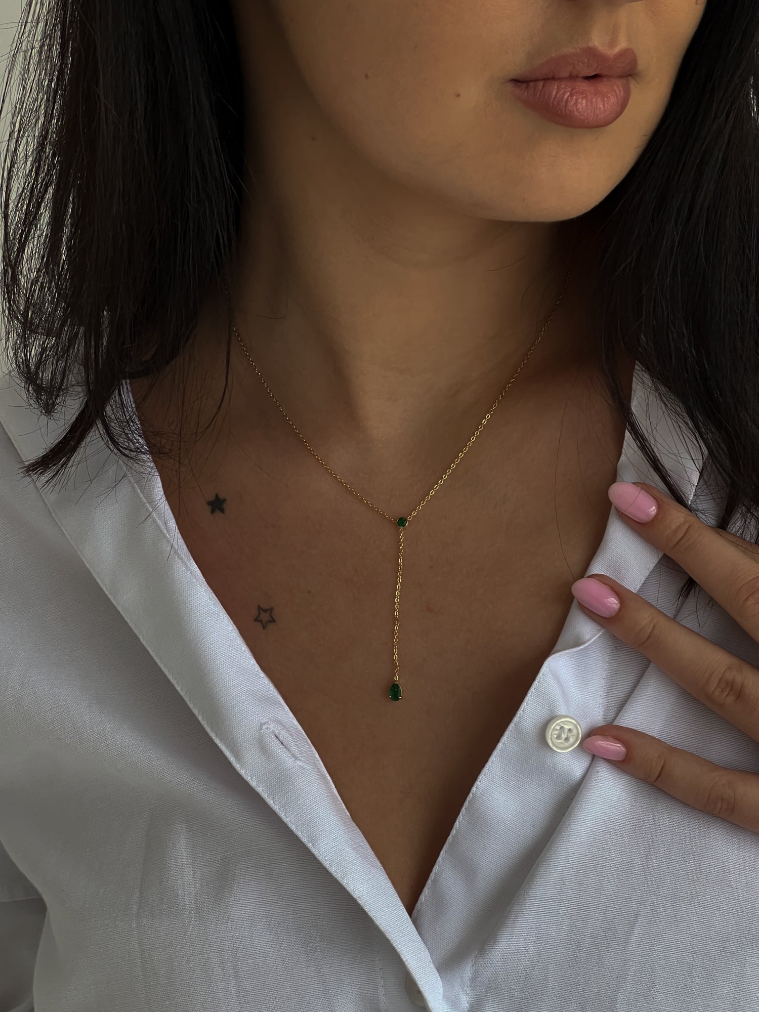 Minimalistic chain necklace with green zircons