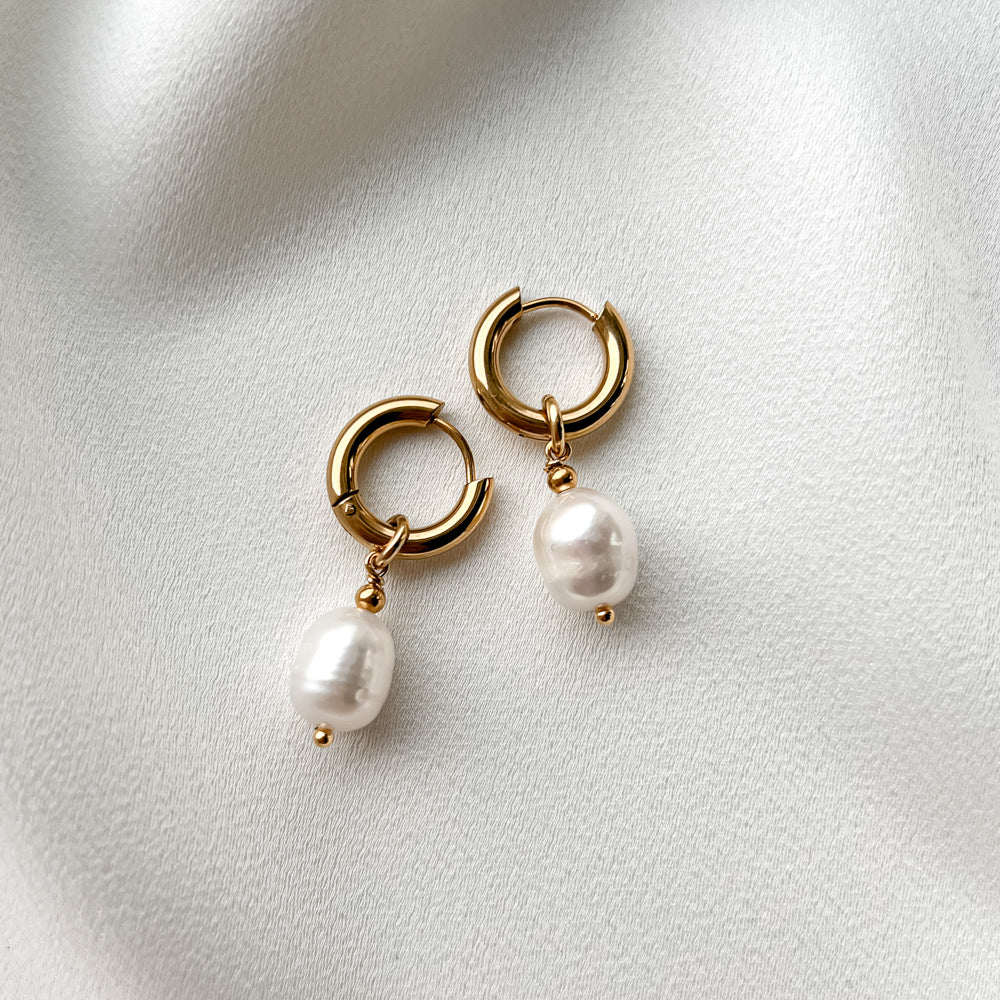 Gold plated hoop earrings with pearls