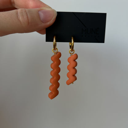 Dangle earrings |