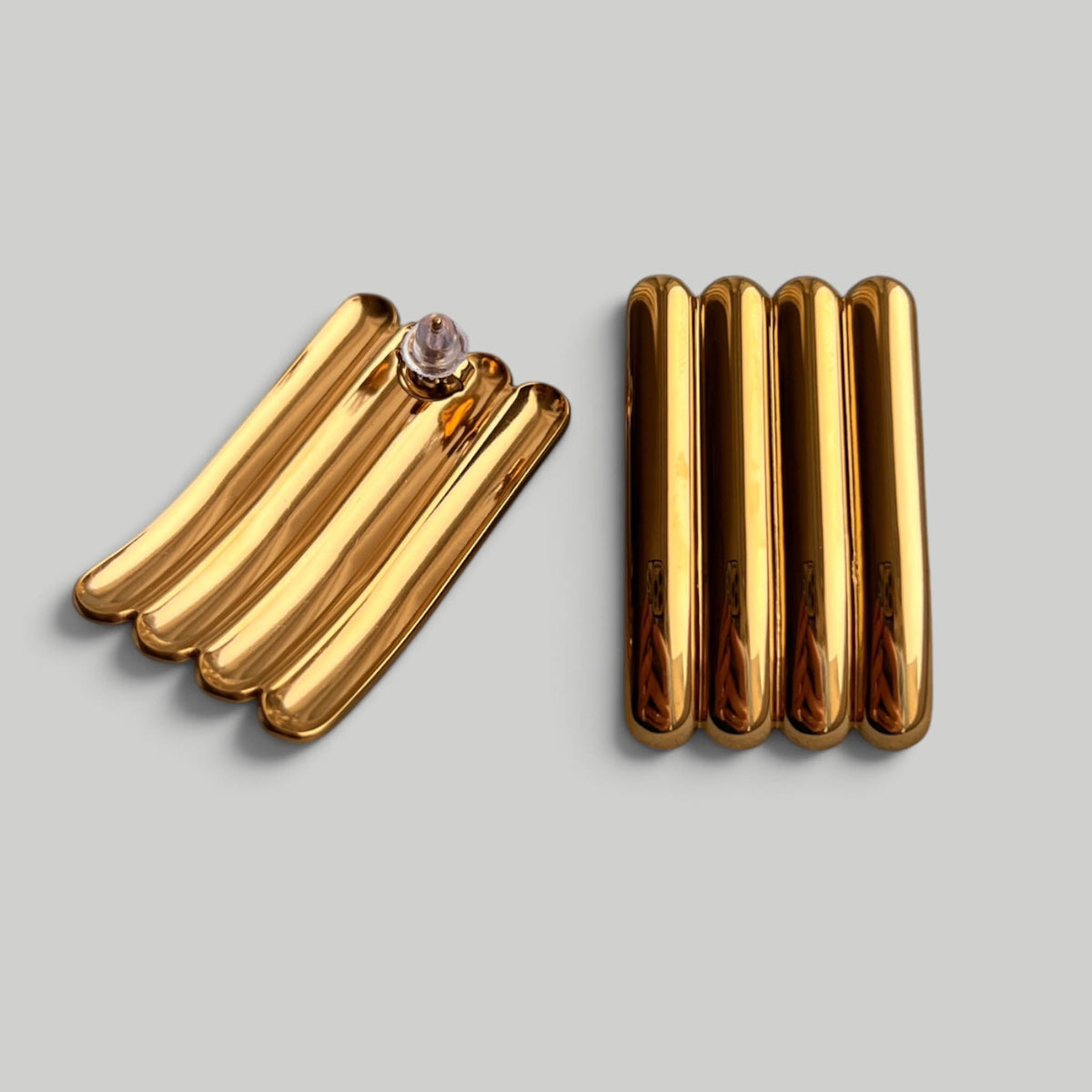 Auskarai „Golden Fluted Panels“ - MUNÉ
