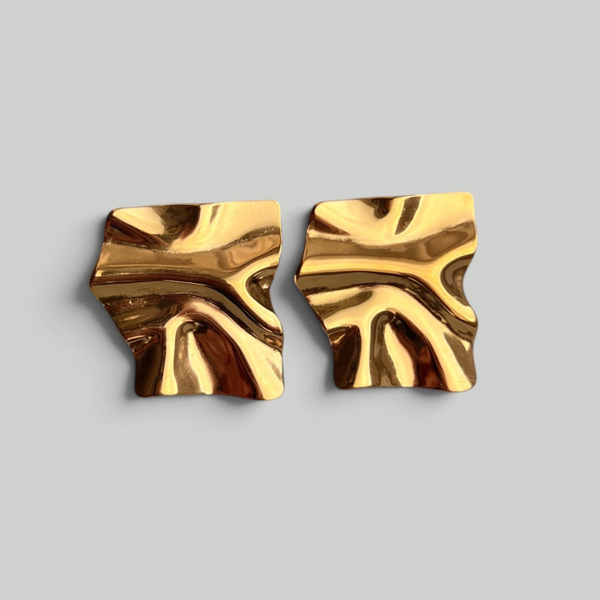 Auskarai „Golden Folds“ - MUNÉ