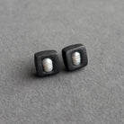 Auskarai "Noir Pearl Squares" - MUNÉ