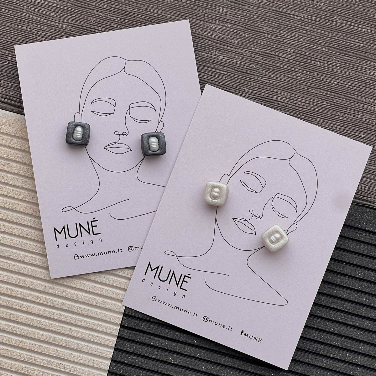 Auskarai "Noir Pearl Squares" - MUNÉ
