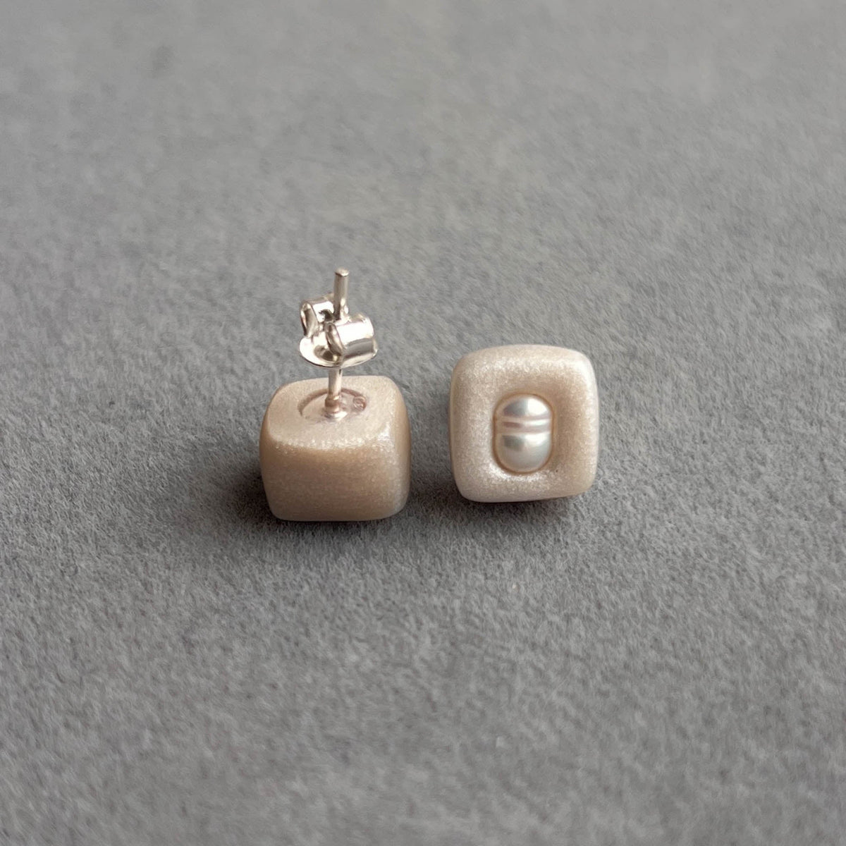 Auskarai "Pearl Squares" - MUNÉ