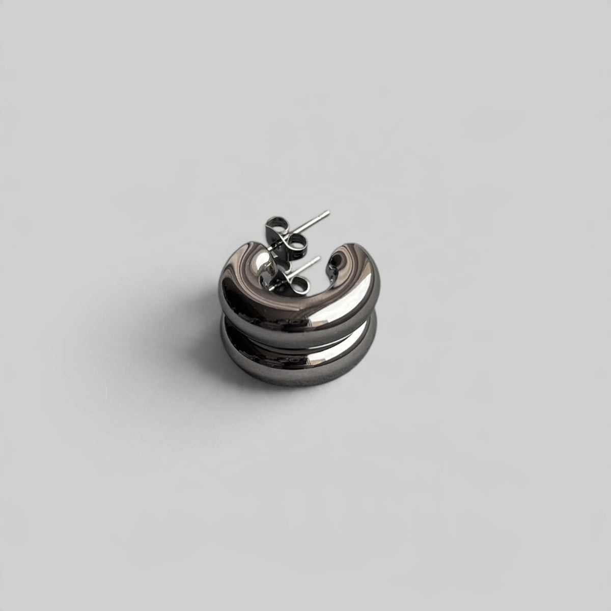 Auskarai „Sculpted Hoops“ - MUNÉ