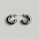 Auskarai „Sculpted Hoops“ - MUNÉ