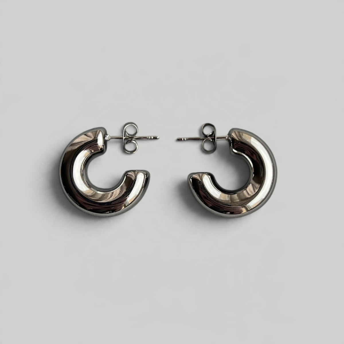Auskarai „Sculpted Hoops“ - MUNÉ